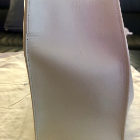 Balenciaga Bucket Bag - Picture 4 of 8